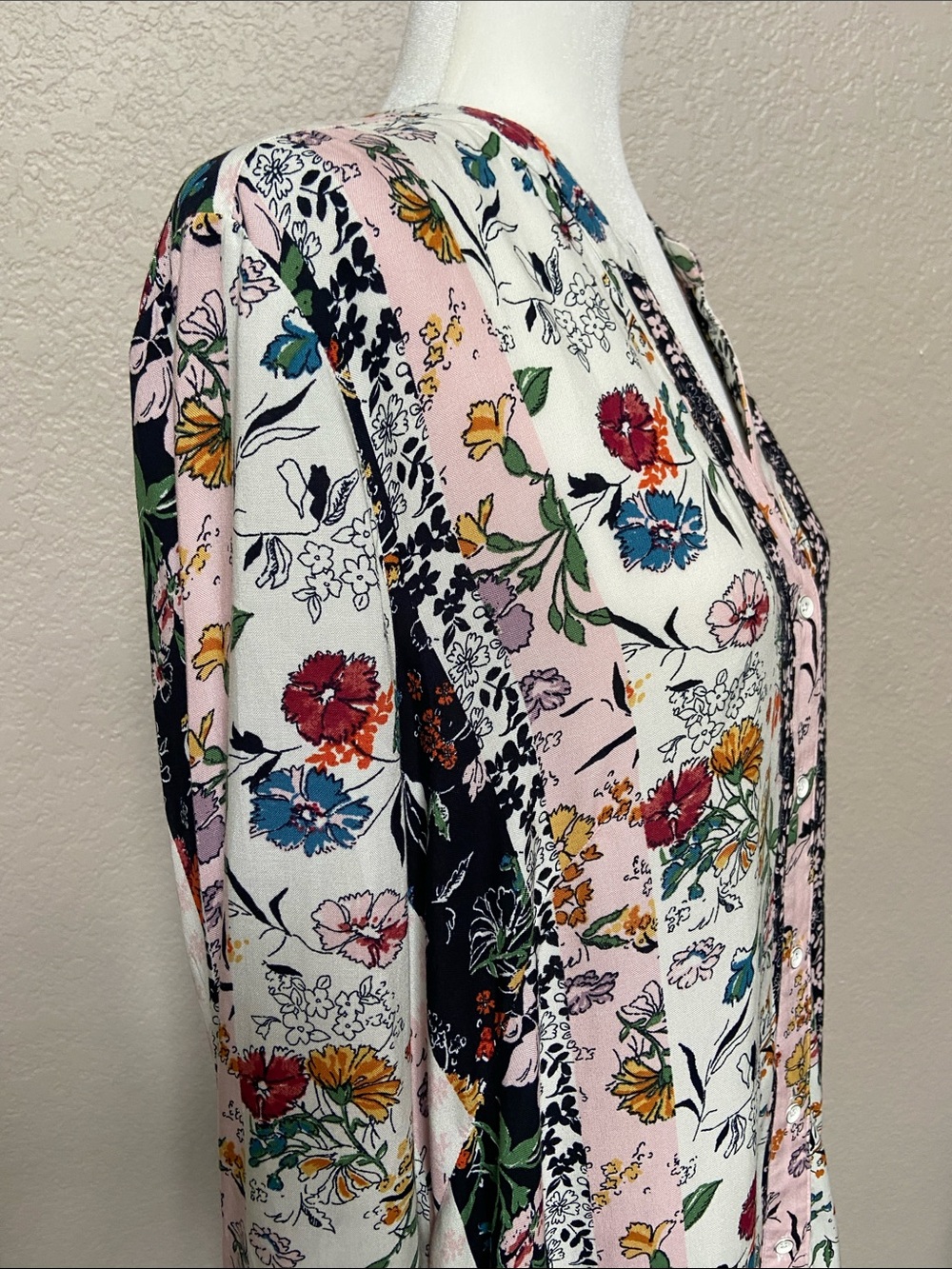 intro. Black Stripe w/ Floral Patchwork Button-down Shirt, size L. NWOT - Picture 6 of 16